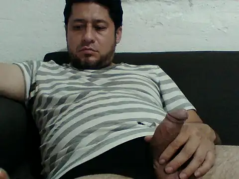 Snapshot of simpatico1000 chatting on 11/19/25, 04:12 simpatico1000 online show from 11/19/25, 04:12