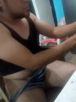 Snapshot of simpatico1000 chatting on 12/19/25, 01:45 simpatico1000 online show from 12/19/25, 01:45