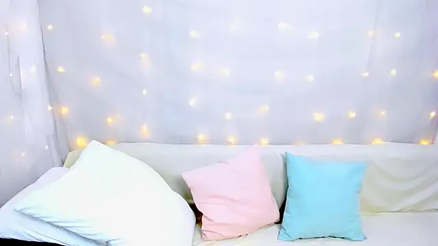 Lily Daviss online show from 12/17/25, 03:01