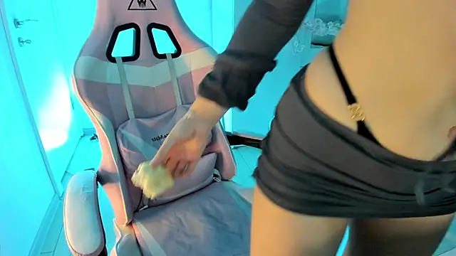 Snapshot of KaylaLaine chatting on 09/13/25, 06:02 KaylaLaine online show from 09/13/25, 06:02