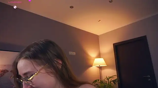 Snapshot of BanemAcard chatting on 12/19/24, 10:34 BanemAcard online show from 12/19/24, 10:34