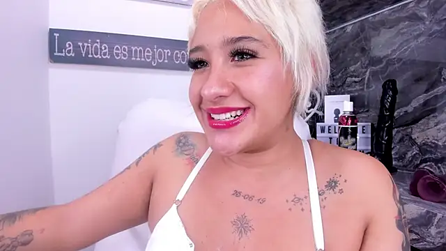 miss danika online show from 01/28/25, 08:15