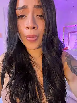 lucianaroy online show from 12/22/25, 08:17