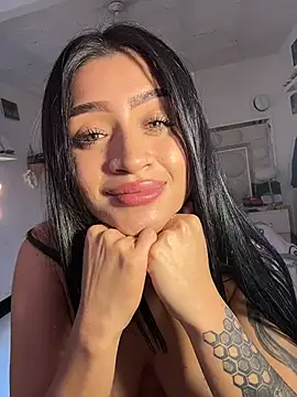 lucianaroy online show from 02/10/26, 08:46