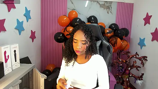 lia 16 online show from 10/22/25, 10:59