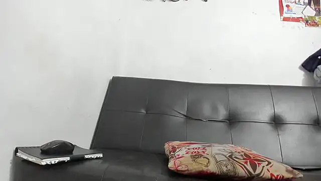 Snapshot of hugo3918_ chatting on 03/21/25, 03:46 hugo3918 online show from 03/21/25, 03:46