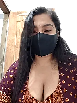 Snapshot of Ritusri_Dotta chatting on 12/18/25, 05:19 Ritusri Dotta online show from 12/18/25, 05:19