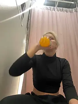 LikaCat online show from 01/07/25, 07:10