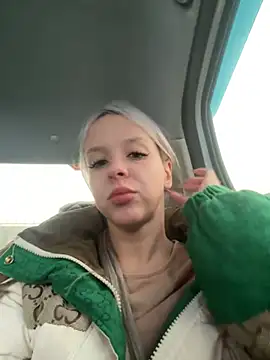 LikaCat online show from 01/12/25, 04:00