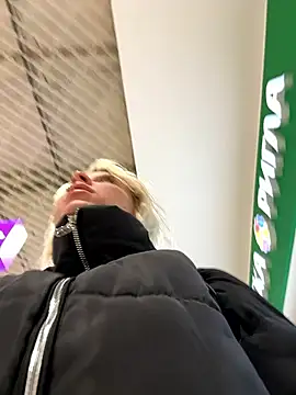 LikaCat online show from 09/28/25, 04:07