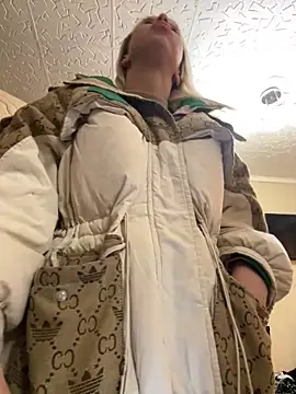 LikaCat online show from 10/02/25, 04:19