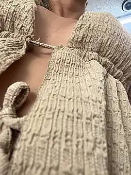 LikaCat online show from 04/01/26, 02:01