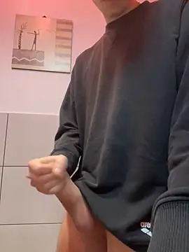 Snapshot of M1LL10N chatting on 01/02/25, 03:40 M1LL10N online show from 01/02/25, 03:40