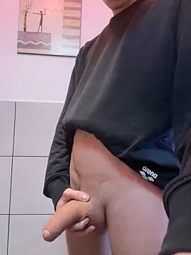 Snapshot of M1LL10N chatting on 01/05/25, 02:30 M1LL10N online show from 01/05/25, 02:30