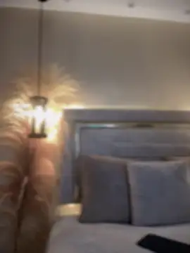 MarianaBenz online show from 09/18/25, 11:29