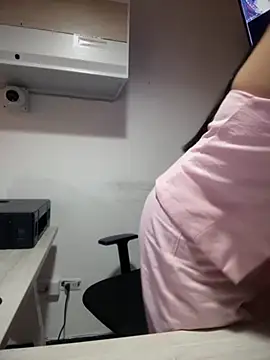 MarianaBenz online show from 10/03/25, 10:18