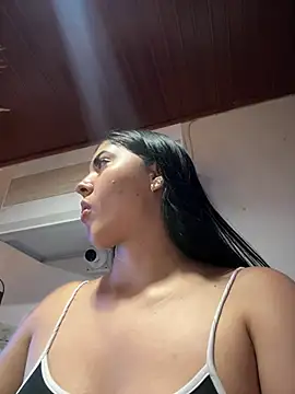 MarianaBenz online show from 01/15/26, 12:04