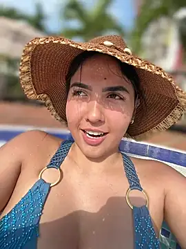 MarianaBenz online show from 02/08/26, 08:45