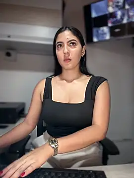 MarianaBenz online show from 04/11/26, 11:53