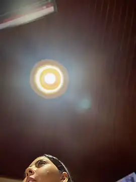 MarianaBenz online show from 04/15/26, 11:16