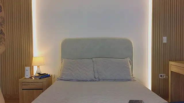 KristennBlue online show from 03/25/26, 09:32