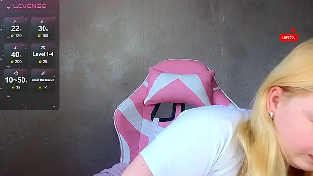 shy blondiee online show from 03/13/25, 12:46