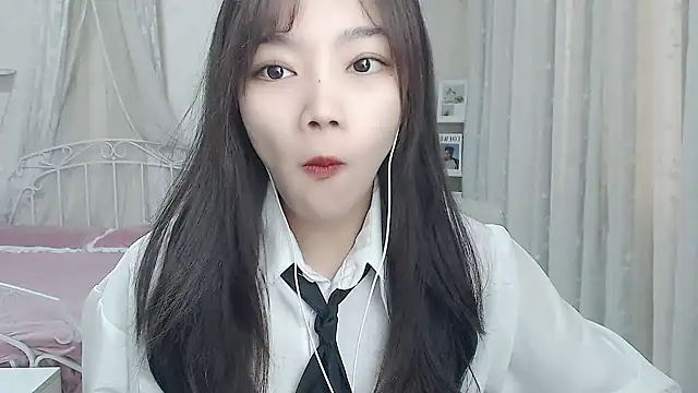 Snapshot of Jenny-Z chatting on 02/07/26, 02:04 Jenny-Z online show from 02/07/26, 02:04