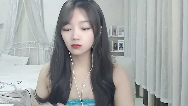 Snapshot of Jenny-Z chatting on 02/14/26, 01:57 Jenny-Z online show from 02/14/26, 01:57