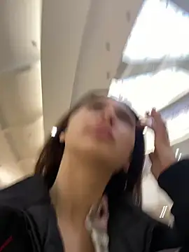 QuitieLia online show from 12/24/24, 08:11