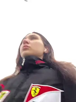 QuitieLia online show from 01/12/25, 08:25