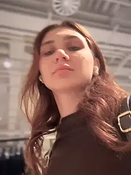 QuitieLia online show from 09/24/25, 08:28