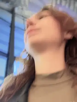 QuitieLia online show from 10/04/25, 08:23