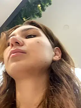 QuitieLia online show from 11/26/25, 08:26