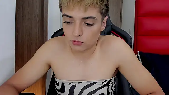 LyonGallego  online show from 02/06/25, 01:16