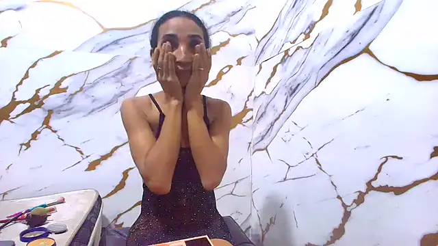 luciana daza online show from 06/07/26, 01:43