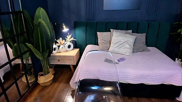 taylor bennet online show from 02/11/25, 06:33