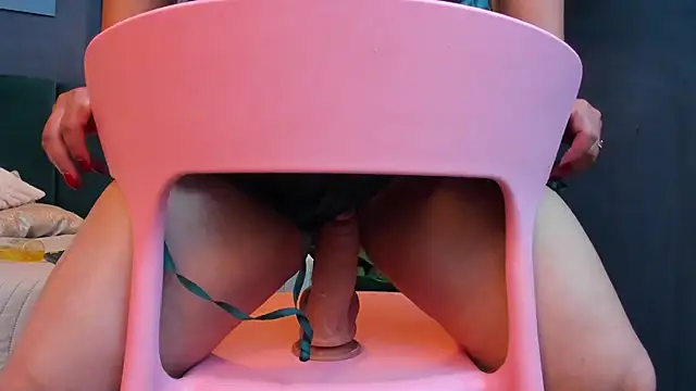 taylor bennet online show from 03/17/25, 06:21