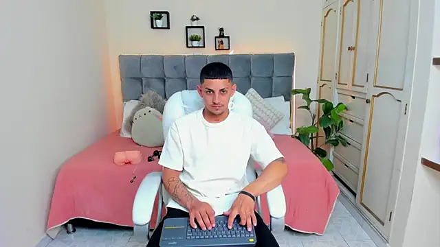 Alex cute77 online show from 01/09/25, 12:09