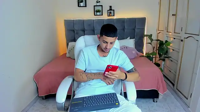 Alex cute77 online show from 01/14/25, 12:14