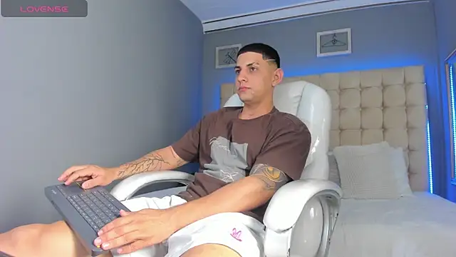 Alex cute77 online show from 09/24/25, 12:41