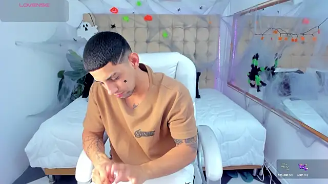 Alex cute77 online show from 10/10/25, 12:04