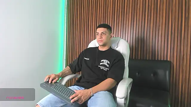 Alex cute77 online show from 01/10/26, 12:40