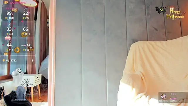 Sassy Teen online show from 10/31/25, 09:32