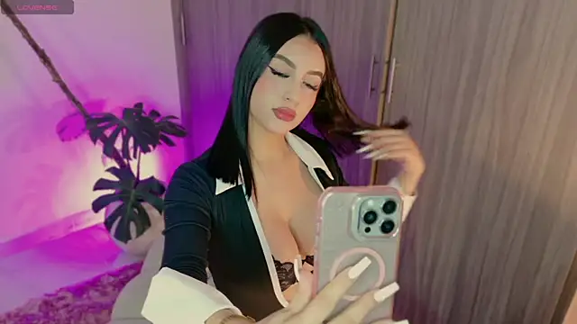 Snapshot of LindseyMoss chatting on 12/20/25, 05:58 LindseyMoss online show from 12/20/25, 05:58