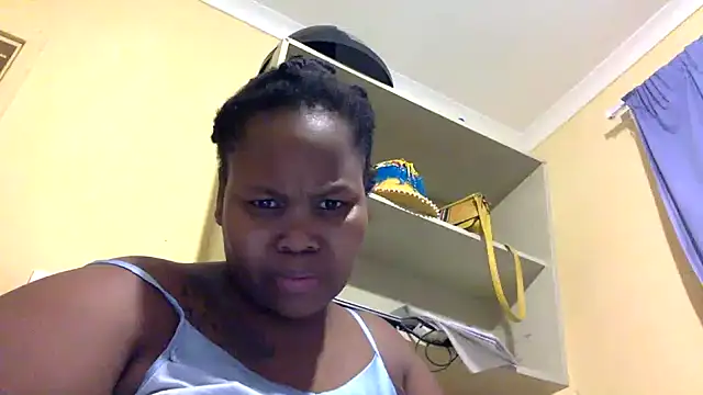 Snapshot of Real1SweetQueen chatting on 02/11/25, 05:18 Real1SweetQueen online show from 02/11/25, 05:18