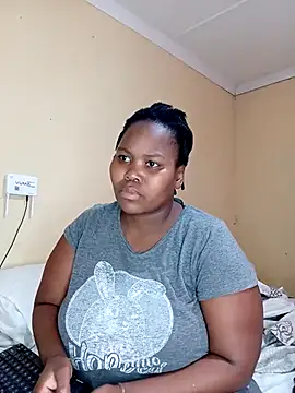 Snapshot of Real1SweetQueen chatting on 02/15/25, 11:39 Real1SweetQueen online show from 02/15/25, 11:39