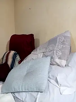 Snapshot of Real1SweetQueen chatting on 03/16/25, 02:44 Real1SweetQueen online show from 03/16/25, 02:44