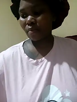 Snapshot of Real1SweetQueen chatting on 03/19/25, 07:38 Real1SweetQueen online show from 03/19/25, 07:38