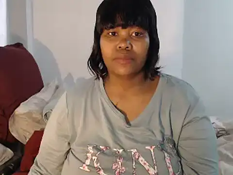 Snapshot of Real1SweetQueen chatting on 10/16/25, 06:47 Real1SweetQueen online show from 10/16/25, 06:47