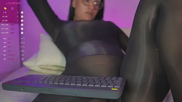 mia colin1  online show from 02/23/25, 02:51